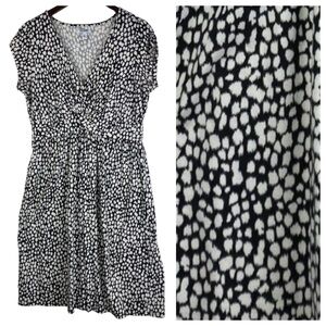 Old Navy 1X 16 18 Dress Black White Polka Dot Stretch V-Neck CHIC!